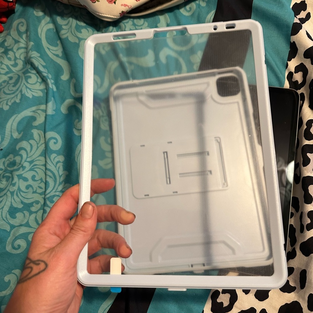 Pink Tablet Keyboard Case - Picture 4 of 6